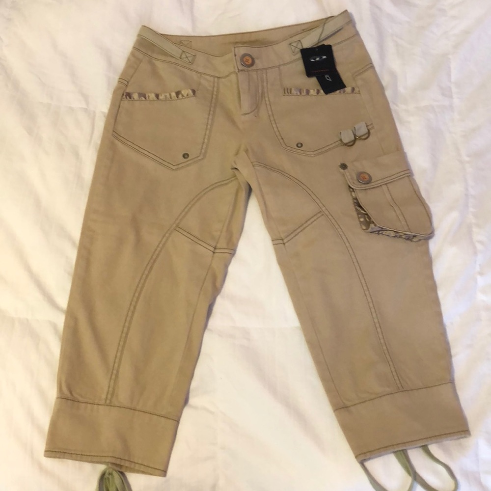 DKNY CARGO CROPPED PANTS SZ 1 NWT